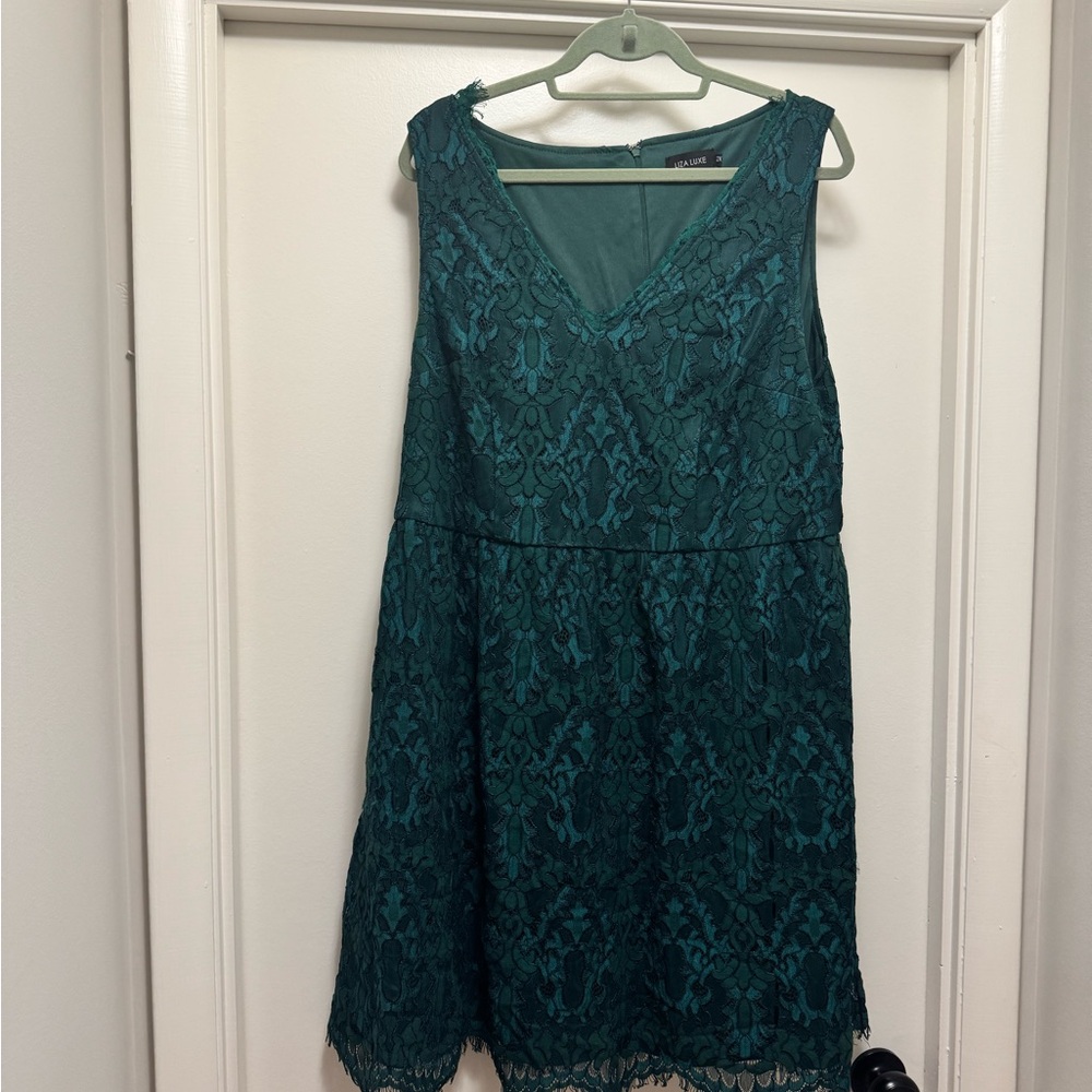 Green Lace Sleeveless Dress